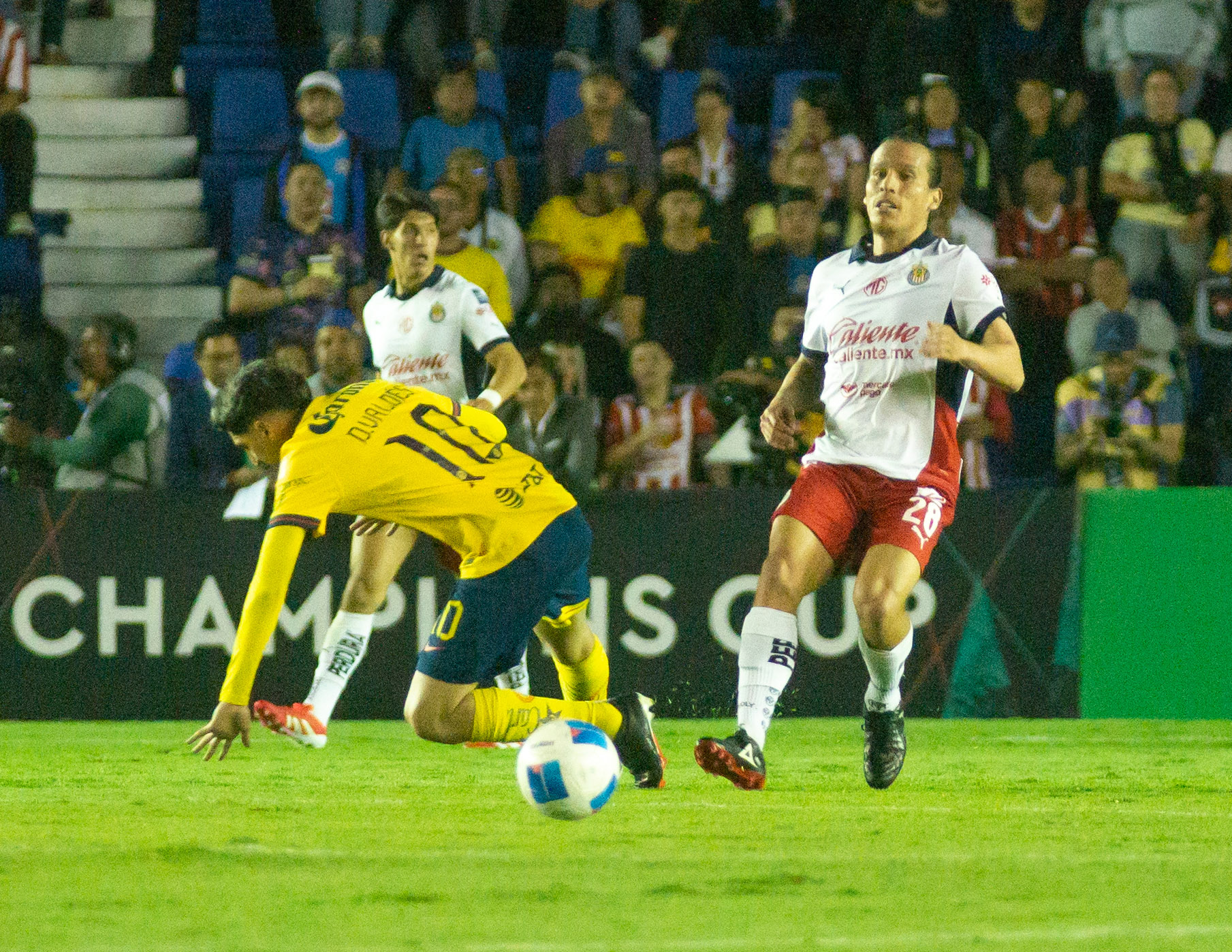 América pone en su lugar al Guadalajara al golearlos 4-0