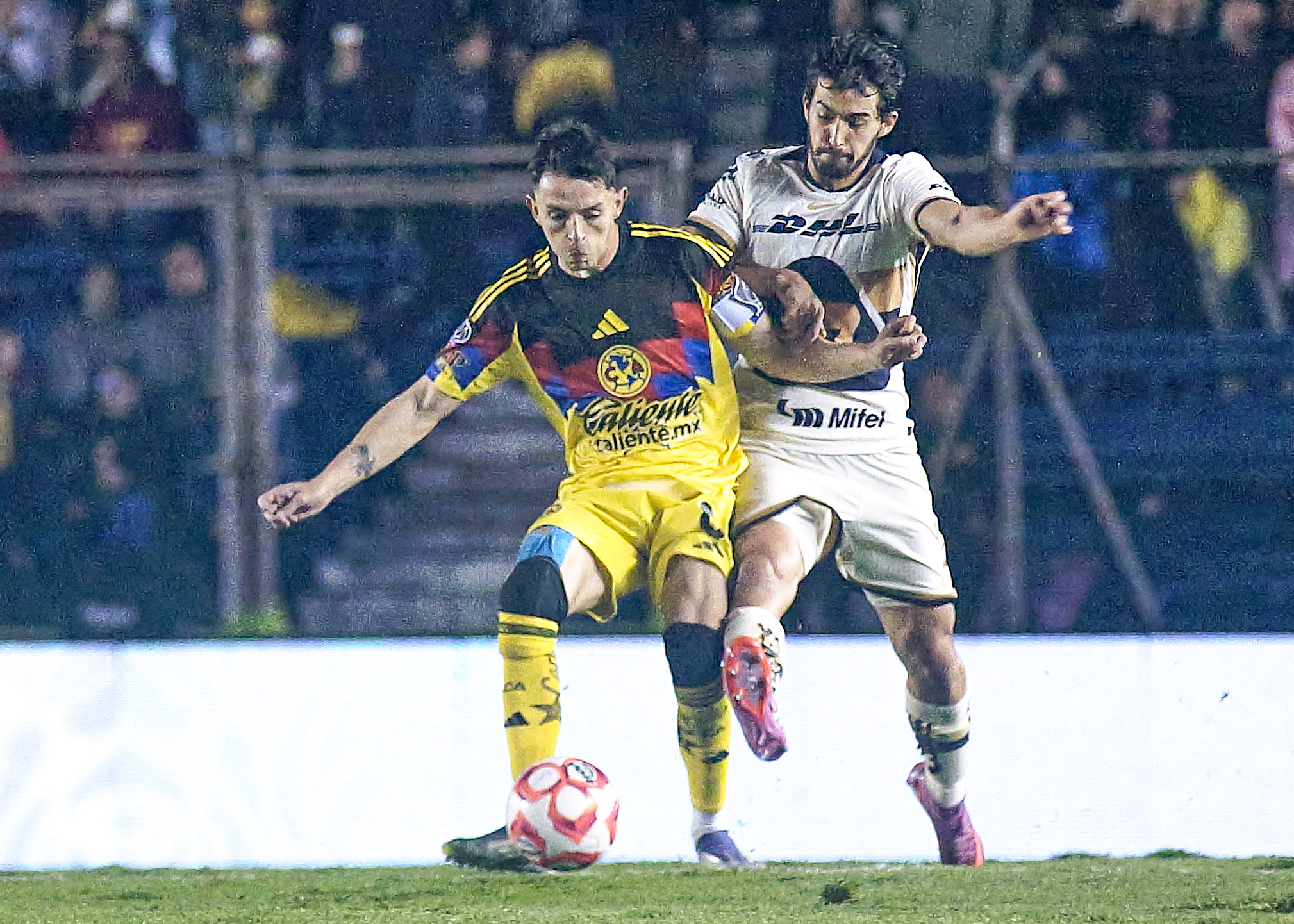 América golea a Pumas 4-1 en el Clásico Capitalino
