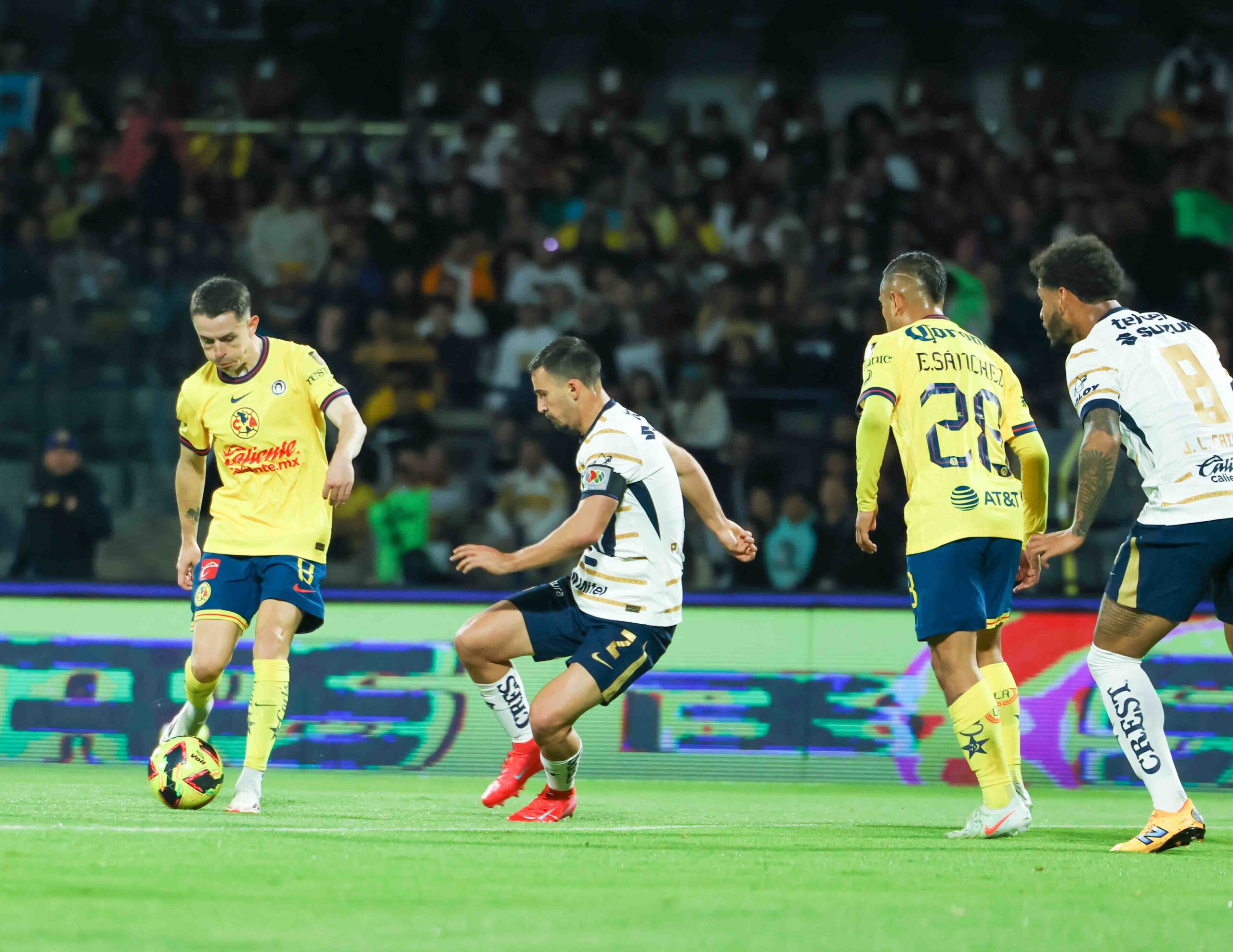América se adjudica del Clásico de la Capital en el Olímpico Universitario.